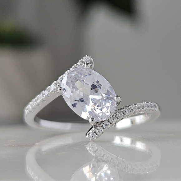 Classic oval cut gemstone ring, 925 Sterling Silver - Picture 1 of 4